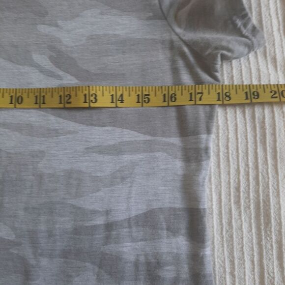 Reflex Camouflage Crew Neck Gray Casual Medium Cotton Blend Tee - Picture 3 of 8